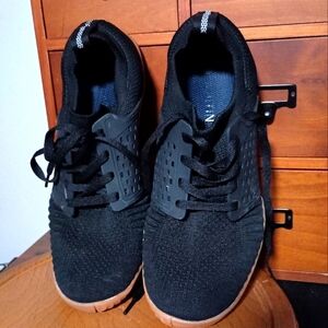 Whiten_Men's Black Athletic Shoes_43